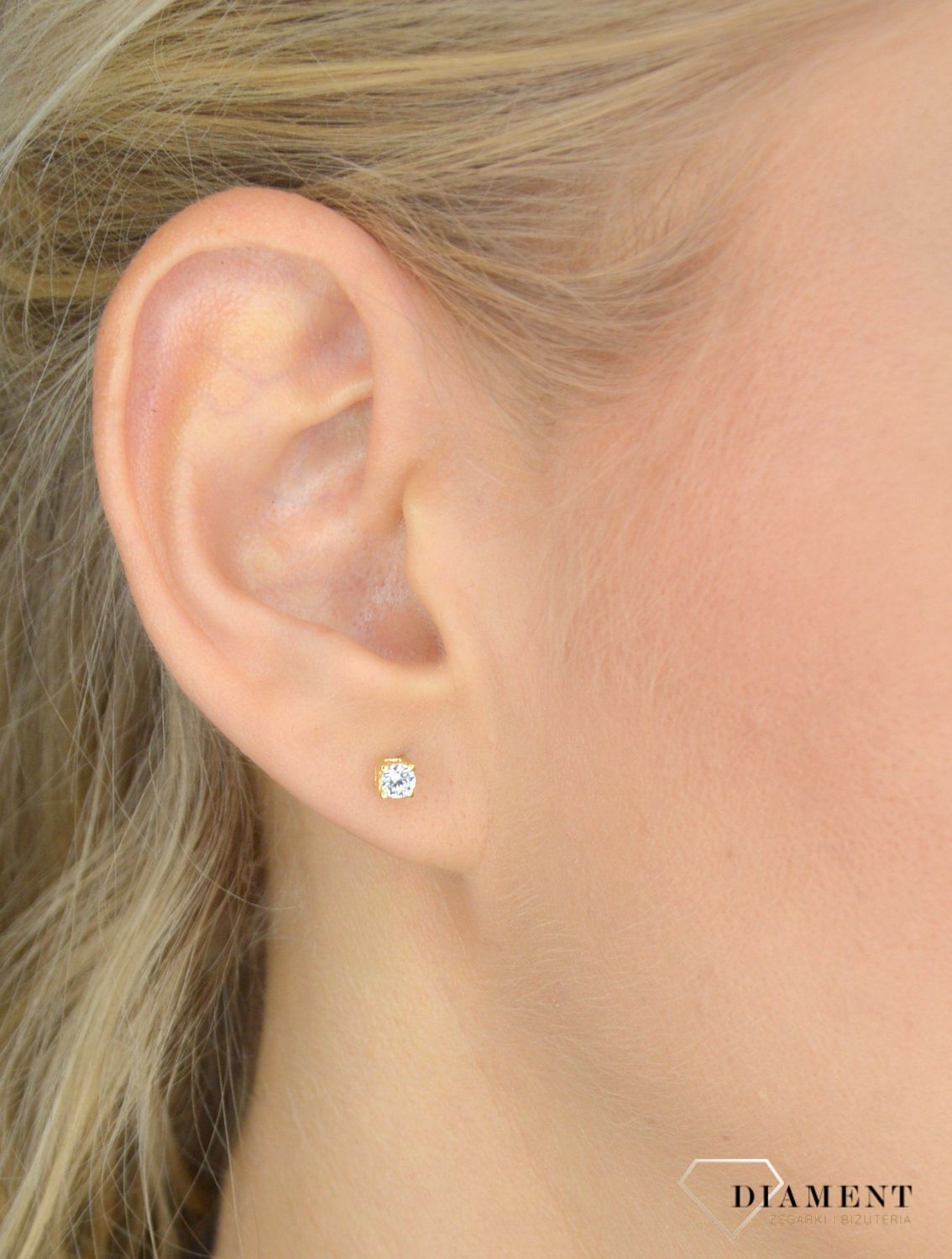 Złote kolczyki przy uchu 585 oprawiona cyrkonia KL 9393 585.jpg